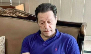 گرفتاری کے وقت عمران خان کیا کر رہے تھے؟ تصویر سامنے آگئی