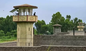 عمران خان جیل میں دن کیسے گزار رہے ہیں، صحافی نے بڑے دعوے کر دیے