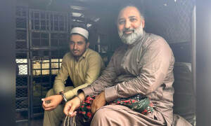 اٹک جیل کے قریب ہنگامہ، پی ٹی آئی کارکن کو فرار کرانے والا پولیس اہلکار گرفتار