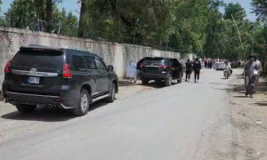 جیل کے سیل میں عمران خان کے خراب حالات فرخ حبیب نے بیان کر دیئے
