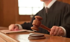 سابقہ گرل فرینڈ کی نجی تصاویر انتقاماً افشا کرنے پر 350 ارب سے زائد کا جُرمانہ