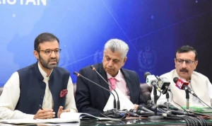 صدر نے بلز واپس نہیں بھجوائے، 10 دن میں خودبخود قانون بن گئے، نگراں وزیر قانون