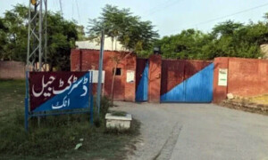 اٹک جیل میں عمران خان کے باتھ روم کے اوپر بھی کیمرے لگے ہیں، جج