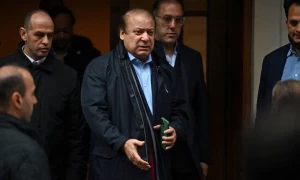 چیف جسٹس عمران خان کو بچانے میں اپنا کیرئیر داؤ پر لگا رہے ہیں، نواز شریف
