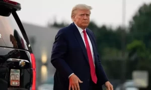 بدنام جو ہوں گے کیا نام نہ ہو گا: ٹرمپ مگ شاٹ سے بھی کمانے لگے