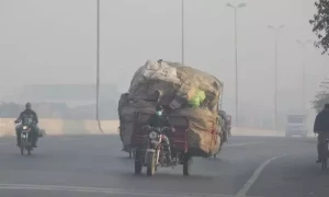 بھارت کی پھیلائی فضائی آلودگی نے پاکستانیوں کی زندگی چار برس کم کردی