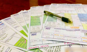 بجلی پر ٹیکس کم کرکے حکومت مالی بحران سے بچ سکتی ہے