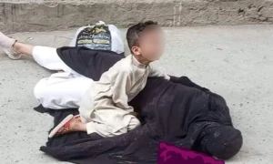 سوات میں خاتون شوہر کے ہاتھوں قتل، بیٹا ماں کی لاش پر روتا رہا