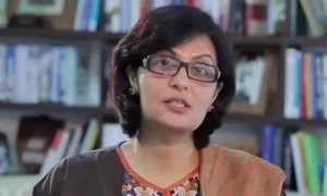 کابینہ اجلاس میں خفیہ لفافے پر دستخط کا کہا گیا، ثانیہ نشتر190 ملین پاؤنڈ اسکینڈل میں گواہ بن گئیں