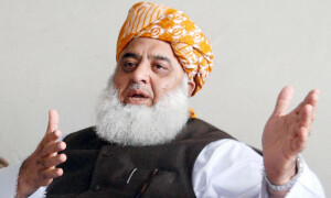 پیپلزپارٹی وعدے سے نہ پھرتی تو اس وقت الیکشن ہوجاتے، فضل الرحمان