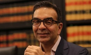 گیس مہنگی کرنا پڑے گی، بجلی بلوں میں ریلیف کا فیصلہ پیر تک ہوگا، وزیر توانائی
