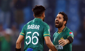 بابر نے رضوان کو کھیل کے دوران تھپڑ جڑ دیا