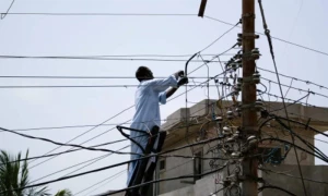 بجلی چوروں پر 1 کروڑ 44 لاکھ کے جرمانے عائد، 8 افراد گرفتار