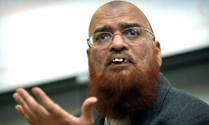 مفتی تقی عثمانی پاکستانی لڑکیوں کی عالمی مقابلہ حسن میں شرکت پر برہم
