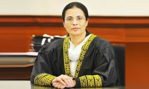 جسٹس عائشہ ملک نے فل کورٹ کی مخالفت کردی