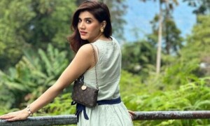 &rsquo;ہو کیا گیا ہے بہن آپ کو&lsquo;، کرن اشفاق کی وائرل تصاویر پر صارفین حیران