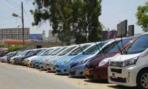 گاڑیوں کی فروخت میں 50 فیصد سے زائد کی کمی