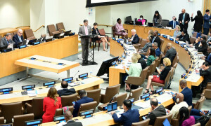2030 تک پاکستان 60 فیصد متبادل توانائی کے ذرائع استعمال کرے گا، نگراں وزیراعظم