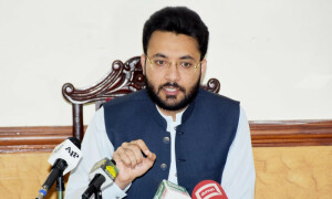 پی ٹی آئی کا فرخ حبیب سمیت 6 افراد کی گرفتاری کا دعویٰ