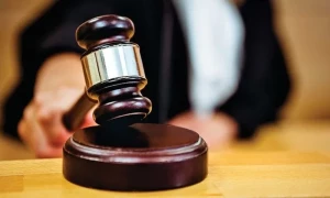 سپریم کورٹ نے دلائل نہ دینے پر کمشنران لینڈ ریونیوکی نظر ثانی درخواست مسترد کردی