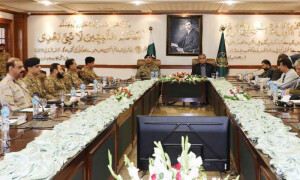 ڈالر اسمگلنگ کیخلاف پوری قوت سے کریک ڈاؤن جاری رکھیں، آرمی چیف
