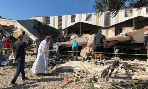 Mexican church roof collapses during Sunday mass killing 9, about 30 others missing