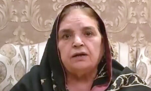 عثمان ڈار کی والدہ کا خواجہ آصف کو چیلنج