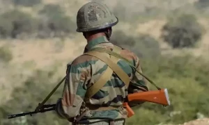 بھارتی فوج کے میجر نے اپنے ہی افسران پر گولیاں چلادیں