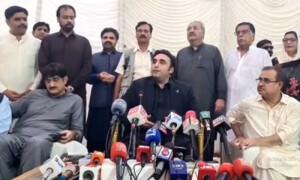 نواز شریف واپس آ رہے ہیں لیکن ن لیگ کے سابق وزراء نظر نہیں آرہے، بلاول بھٹو