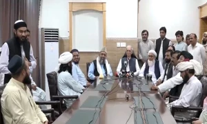 پرویز خٹک کی پارٹی تقریب میں دھوکے سے لوگوں کو لانے کا انکشاف