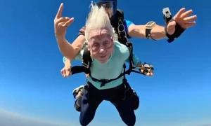 104-year-old woman dies one week after skydiving