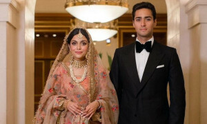 مریم نواز کے بیٹے جنید صفدر اور اہلیہ عائشہ سیف کے درمیان طلاق ہوگئی