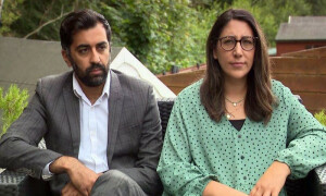 فیملی پر اسرائیلی بمباری کا خوف، اسکاٹش وزیراعظم کی اہلیہ نے روتے ہوئے انٹرویو رکوا دیا