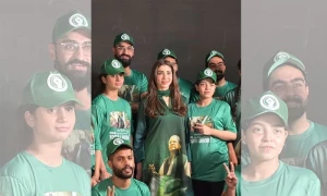 &rsquo;کس کس کو میاں صاحب کی تصویر والی شرٹ اور کیپ چاہئیے؟&lsquo;