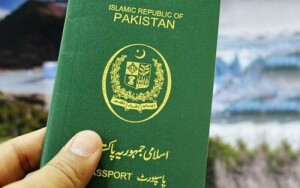 پاکستانی شہریوں کو پاسپورٹ کے حصول میں مشکلات کا سامنا کیوں؟