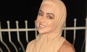 فلسطین کا نام لیے بغیر &rsquo;دُعائے حاجت&lsquo; کا بتانے والی ثناء خان تنقید کی زد میں