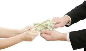 اپنے جیون ساتھی سے پیسوں پر بحث نہ کریں