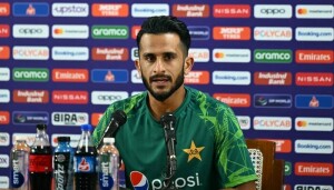 &rsquo;پیٹرول سستا ہوگیا، اب ورلڈکپ میں ہماری گاڑی بھی آگے چلے گی&lsquo;