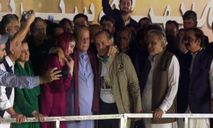 نواز شریف کی 4 سالہ خود ساختہ جلا وطنی ختم، وطن واپسی کے بعد جاتی امراء پہنچ گئے