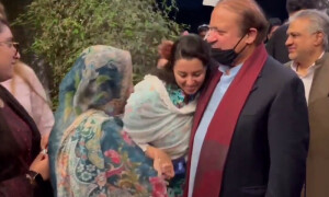 نوازشریف کی 4 سال بعد گھر واپسی پر جذباتی مناظر