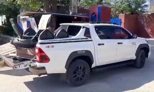 چیئرمین پی ٹی آئی کی سائیکل ایک بار پھر اڈیالہ جیل کے باہر روک لی گئی