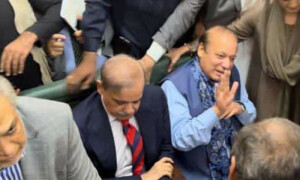 توشہ خانہ کیس میں نوازشریف کے وارنٹ معطل، ضمانت منظور