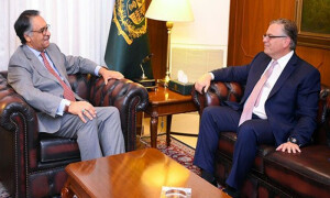 نگران وزیر خارجہ اور امریکی سفیر کی ملاقات، افغانیوں کی محفوظ واپسی پر تبادلہ خیال