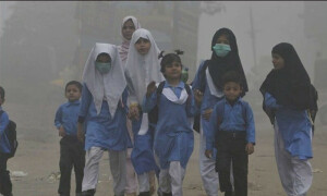 پنجاب بھر میں اسموگ ایمرجنسی نافذ، طلبا و طالبات کیلئے ماسک لازمی قرار