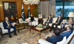 صدر اور الیکشن کمیشن کے درمیان عام انتخابات 8 فروری 2024 کو کروانے پر اتفاق