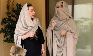 190 ملین پاؤنڈ اسیکنڈل: بشریٰ بی بی اور فرحت شہزادی کا نیب سے بلاوا آگیا