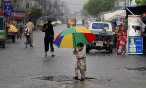 ملک کے مختلف شہروں میں بارش اور برفباری جاری، موسم خوشگوار