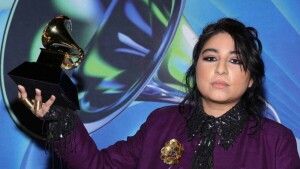 عروج آفتاب کو ایک بار پھر گریمی ایوارڈز میں 2 نامزدگیاں مل گئیں