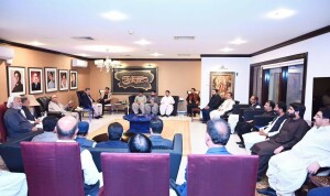 بلوچستان نیشنل پارٹی سینٹرل ایگزیکٹو کمیٹی کے 2 اراکین پیپلز پارٹی میں شامل