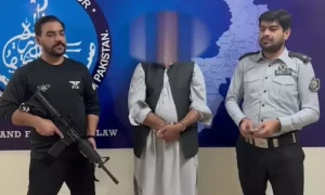 ایف آئی اے افسر بن کر سرکاری افسران سے سونا ہتھیانے والا مکینک گرفتار